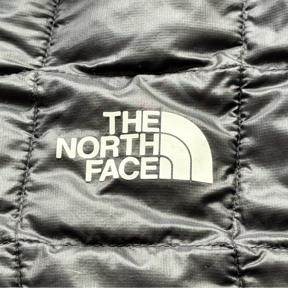 The North Face Men’s Thermoball Black Puffer Jacket - Picture 3 of 9